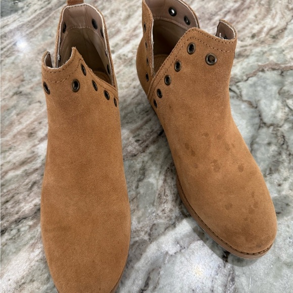 Skechers Tan Leather Ankle Boots - Picture 1 of 3